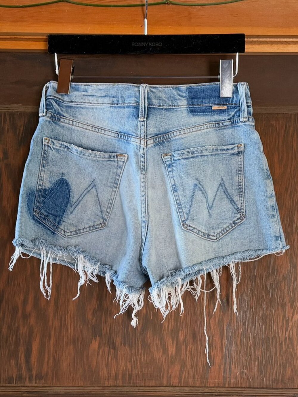 MOTHER Tomcat Kick Fray short color: I Confess With Heart/Medium Blue denim - Picture 2 of 7